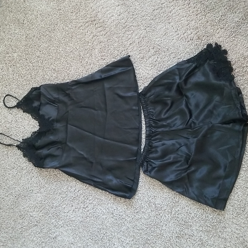 Nwot 5 piece silky pj set
